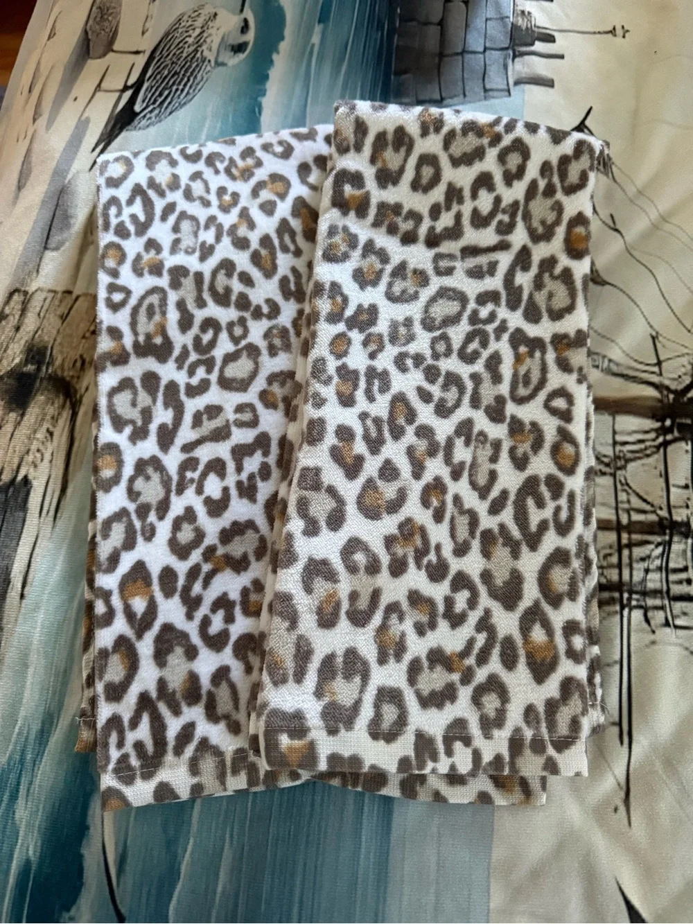 New Set of 2 Leopard Print Hand Towels